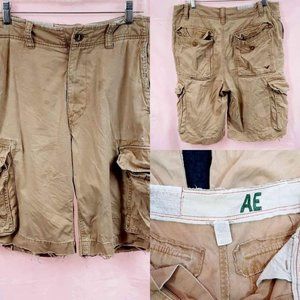 American Eagle cargo shorts, 31